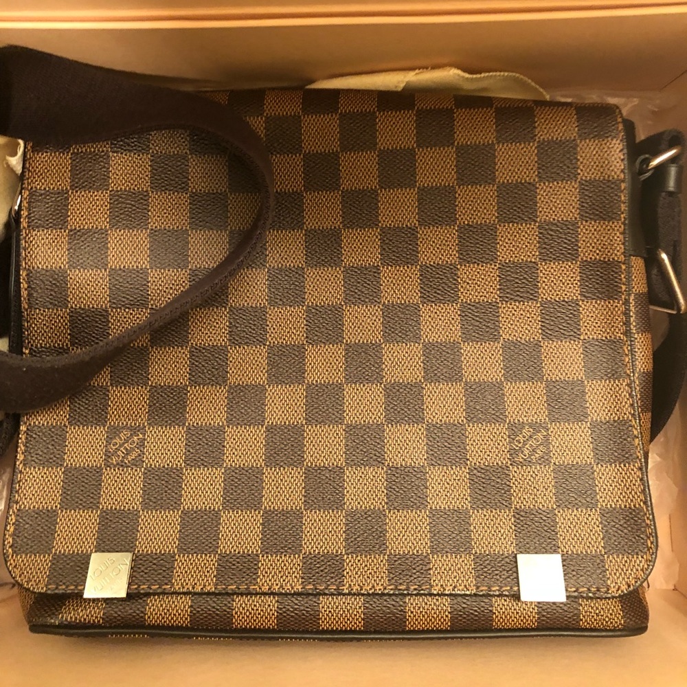 louis vuitton district pm damier ebene